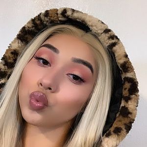 Meet your Posher, Valerie